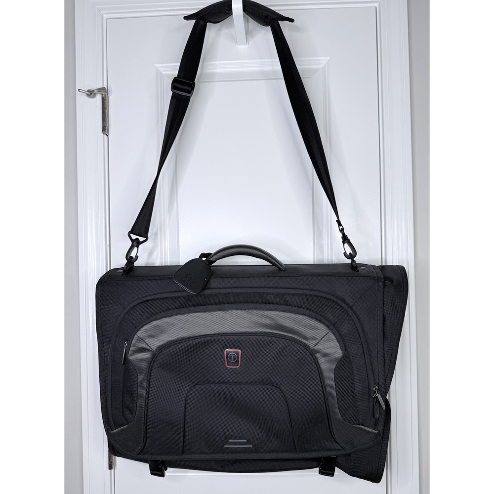 TUMI T-Tech Ballistic Nylon Tri-Fold Carry On Garment Bag Black‎ Style 6733D